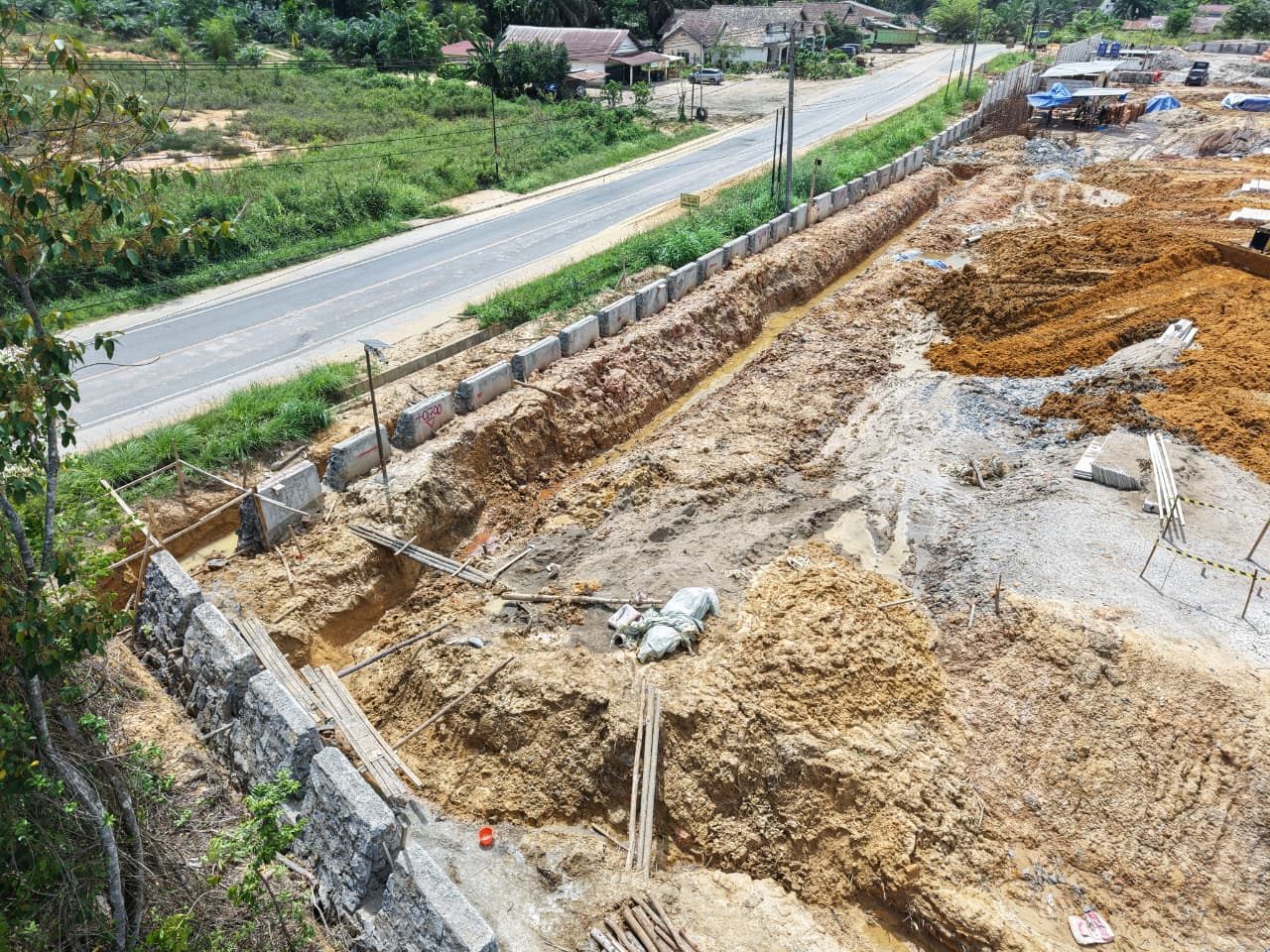 Foto proyek Cut & fill pematangan lahan komplek pergudangan jambi